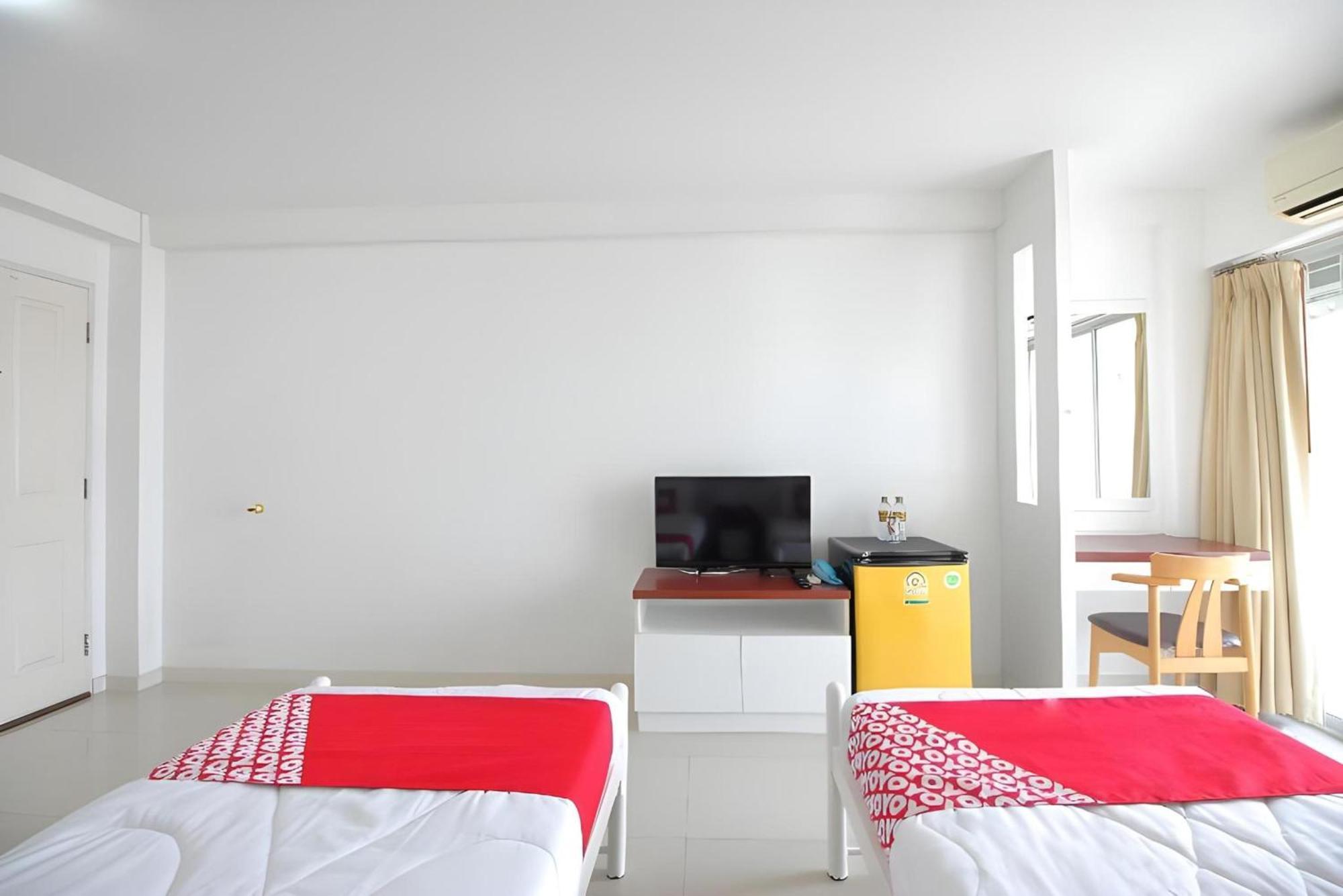 Super Oyo 498 Ladawan Villa Bangkok Exterior photo