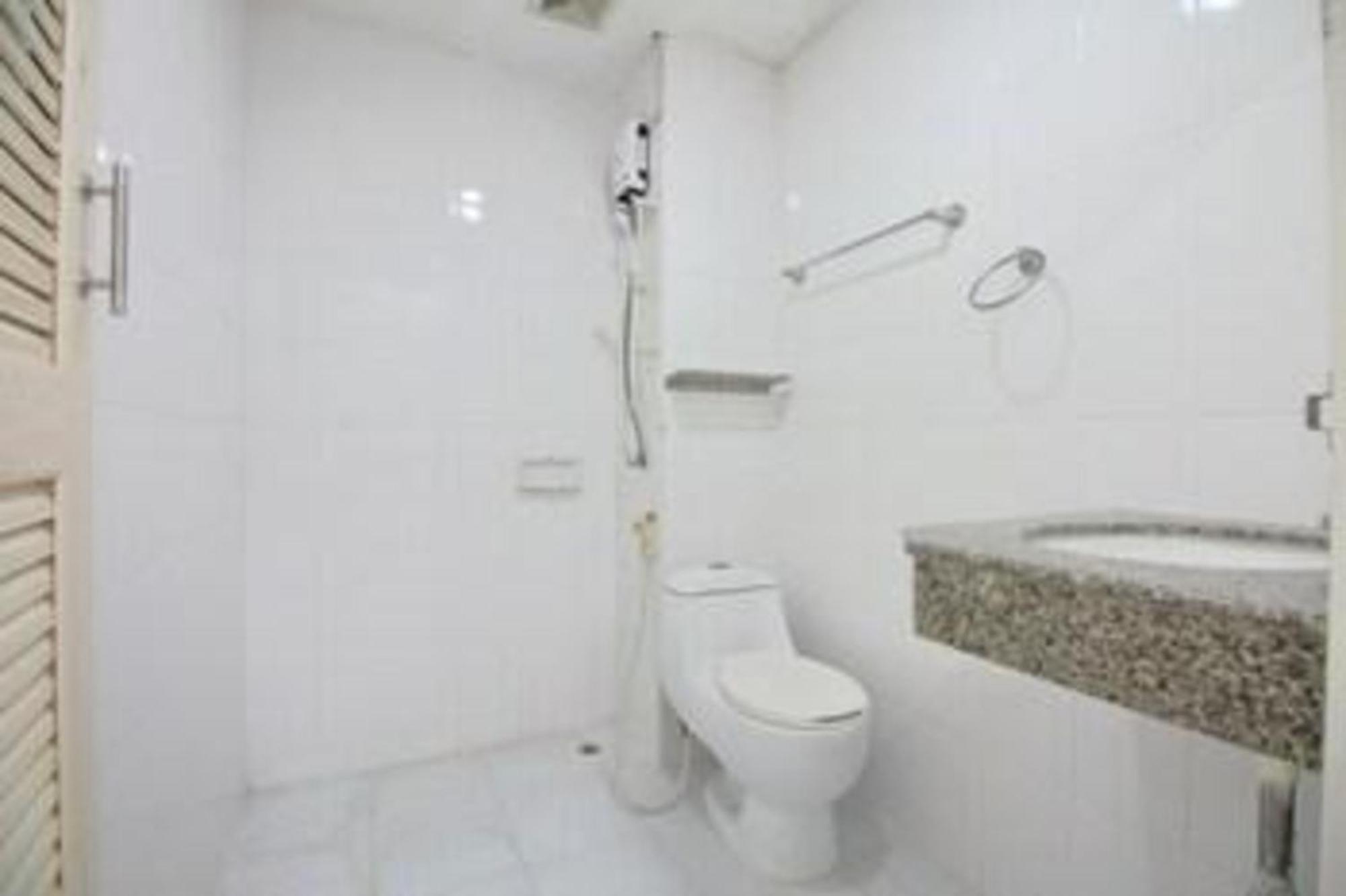 Super Oyo 498 Ladawan Villa Bangkok Exterior photo
