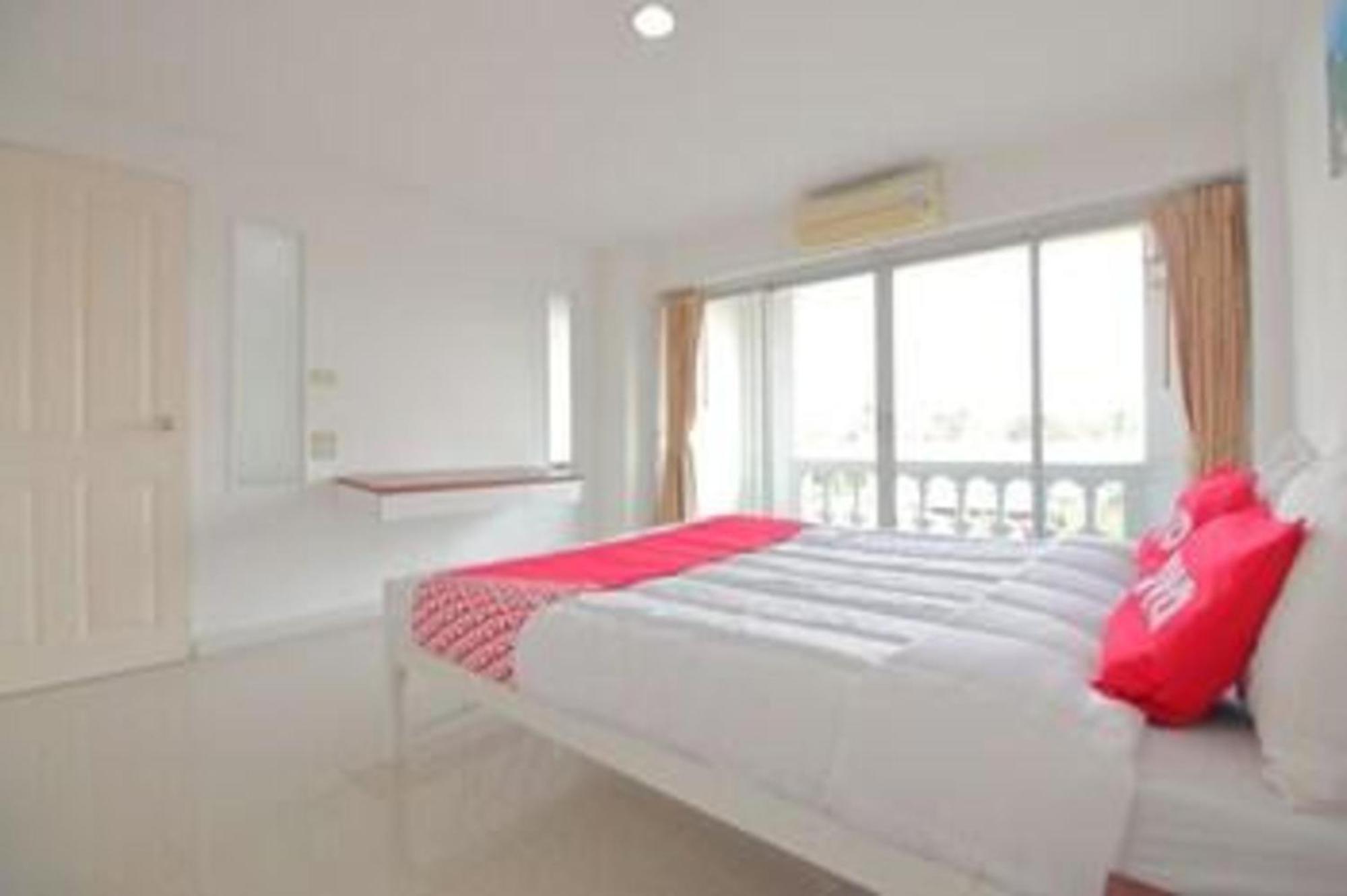 Super Oyo 498 Ladawan Villa Bangkok Exterior photo