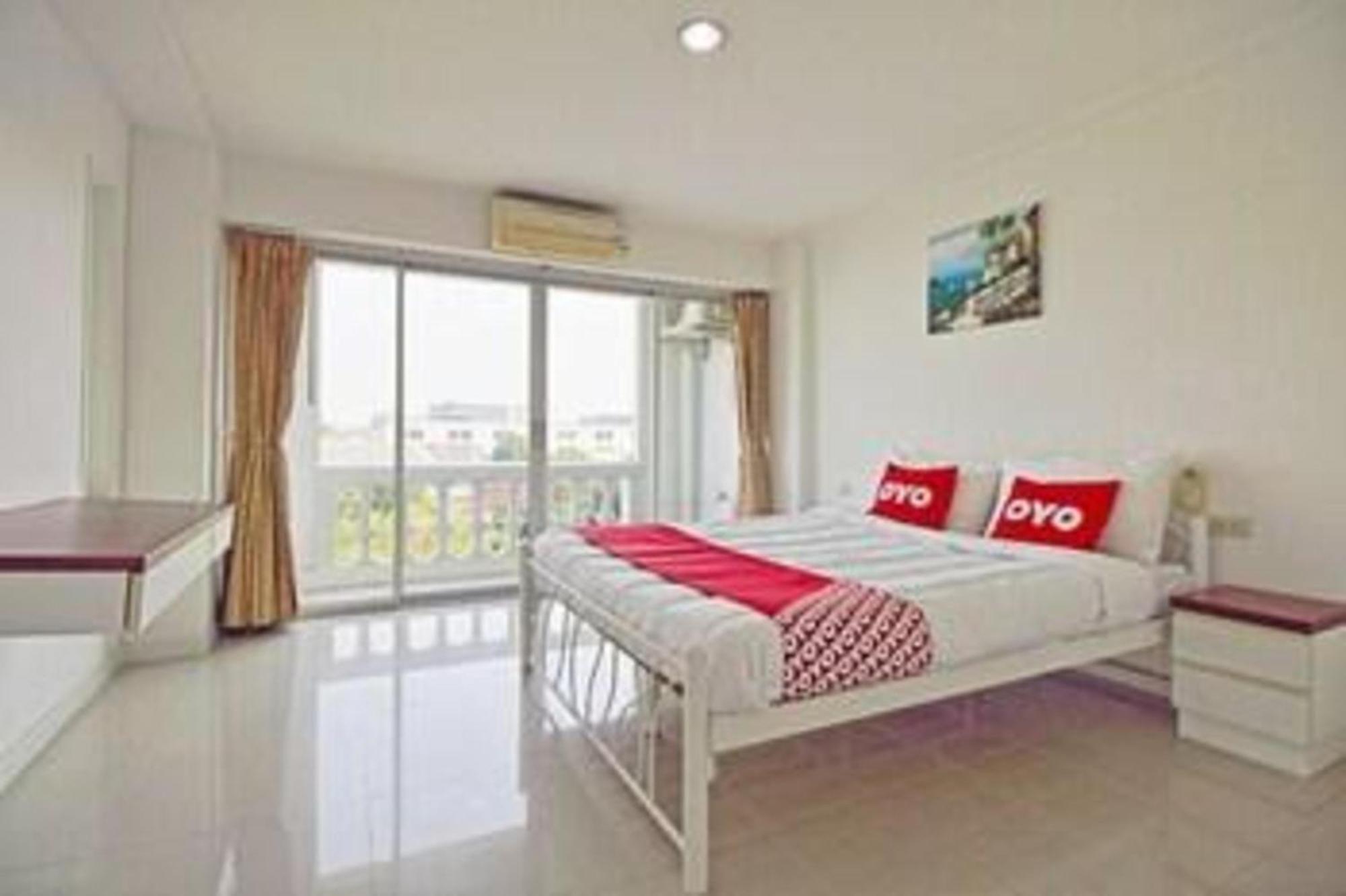 Super Oyo 498 Ladawan Villa Bangkok Exterior photo