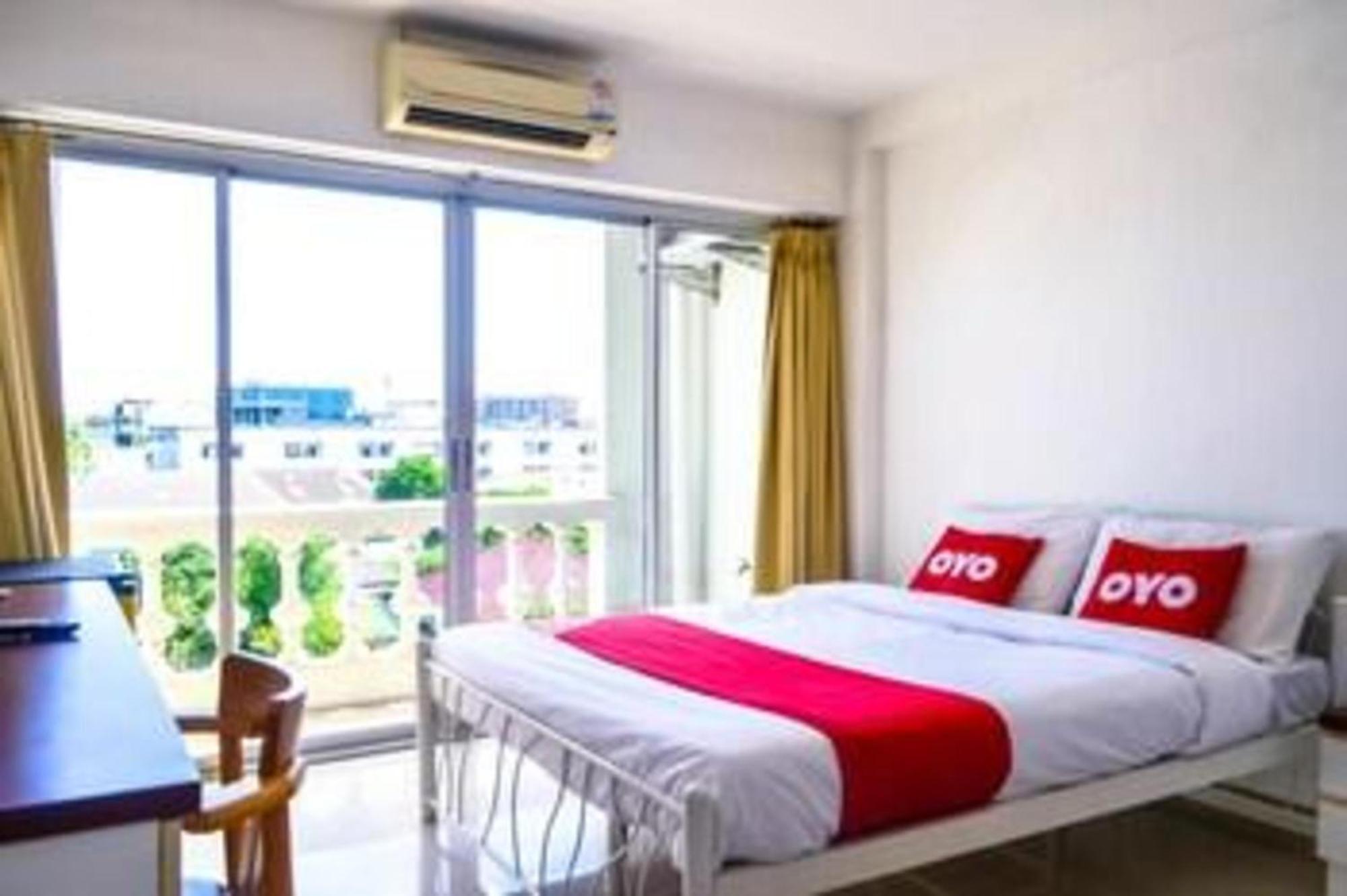 Super Oyo 498 Ladawan Villa Bangkok Exterior photo
