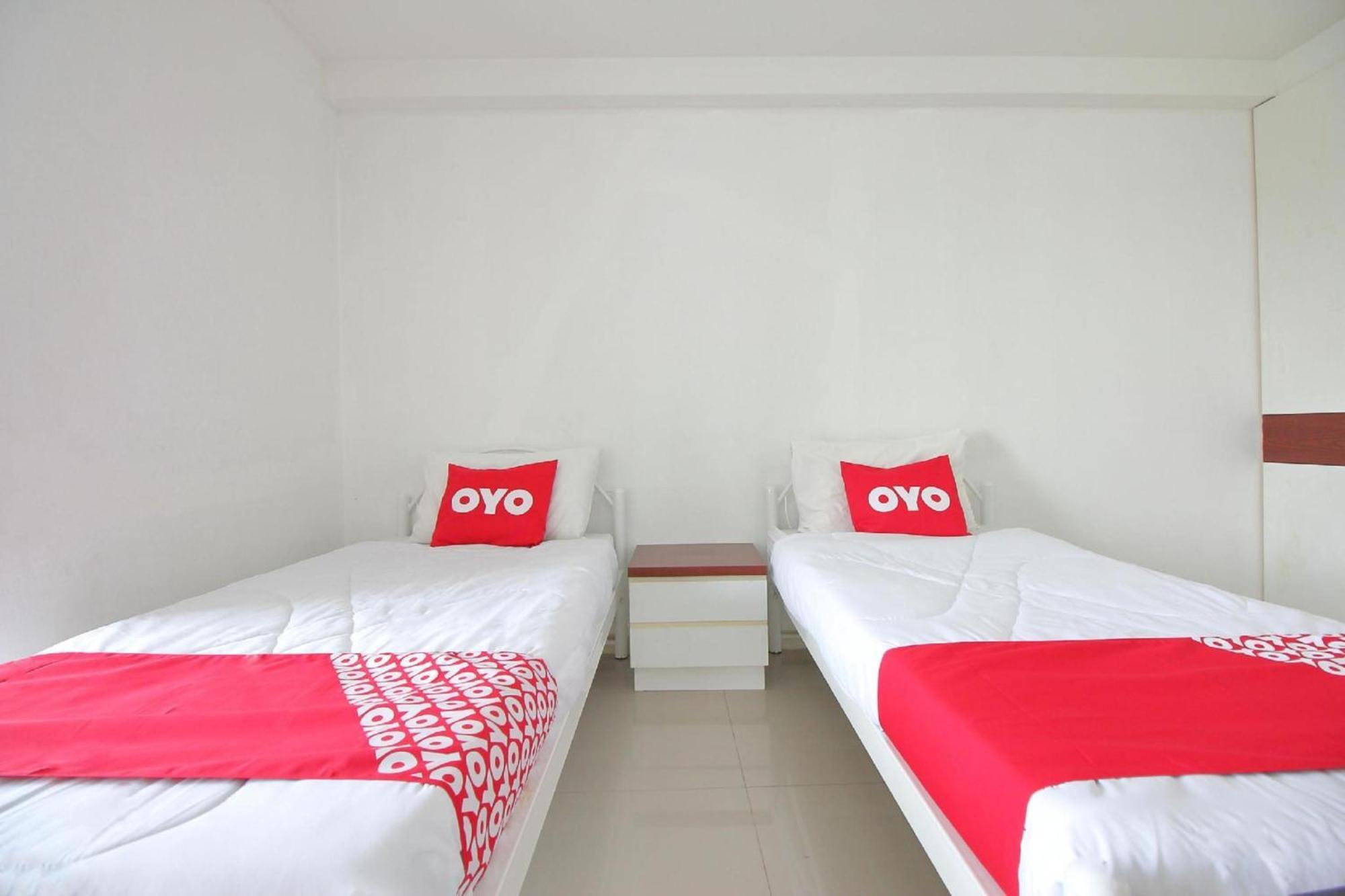 Super Oyo 498 Ladawan Villa Bangkok Exterior photo