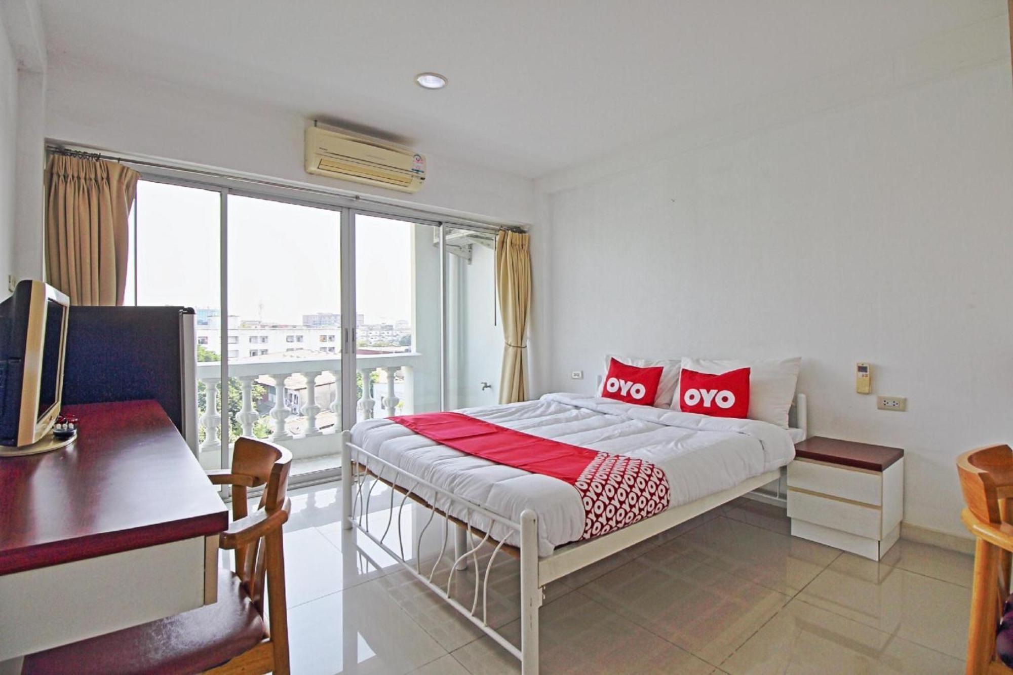 Super Oyo 498 Ladawan Villa Bangkok Exterior photo