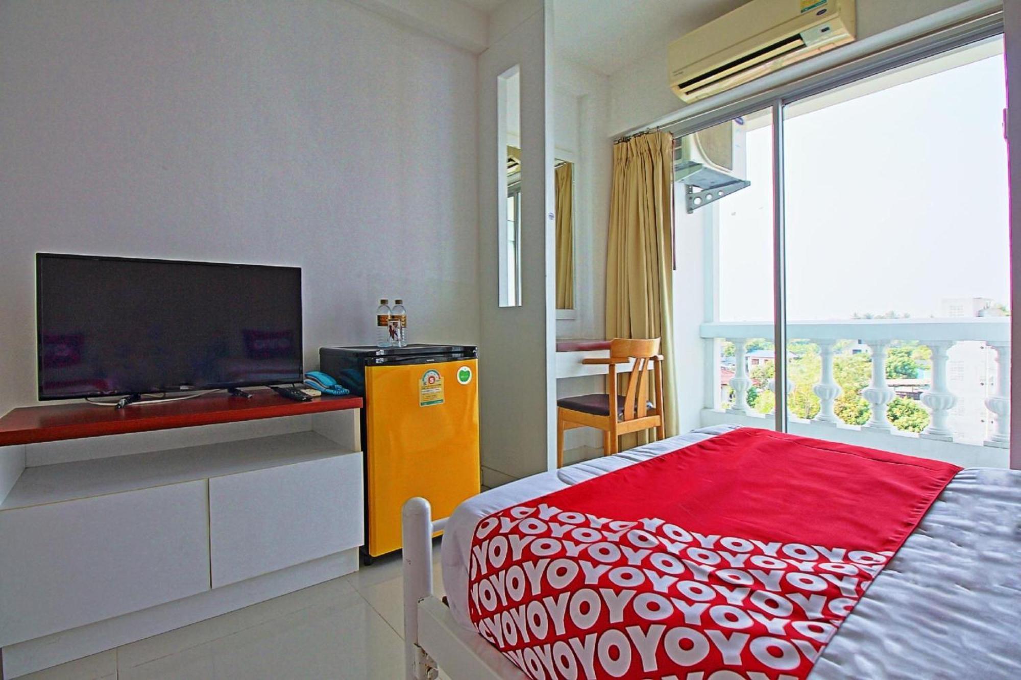 Super Oyo 498 Ladawan Villa Bangkok Exterior photo