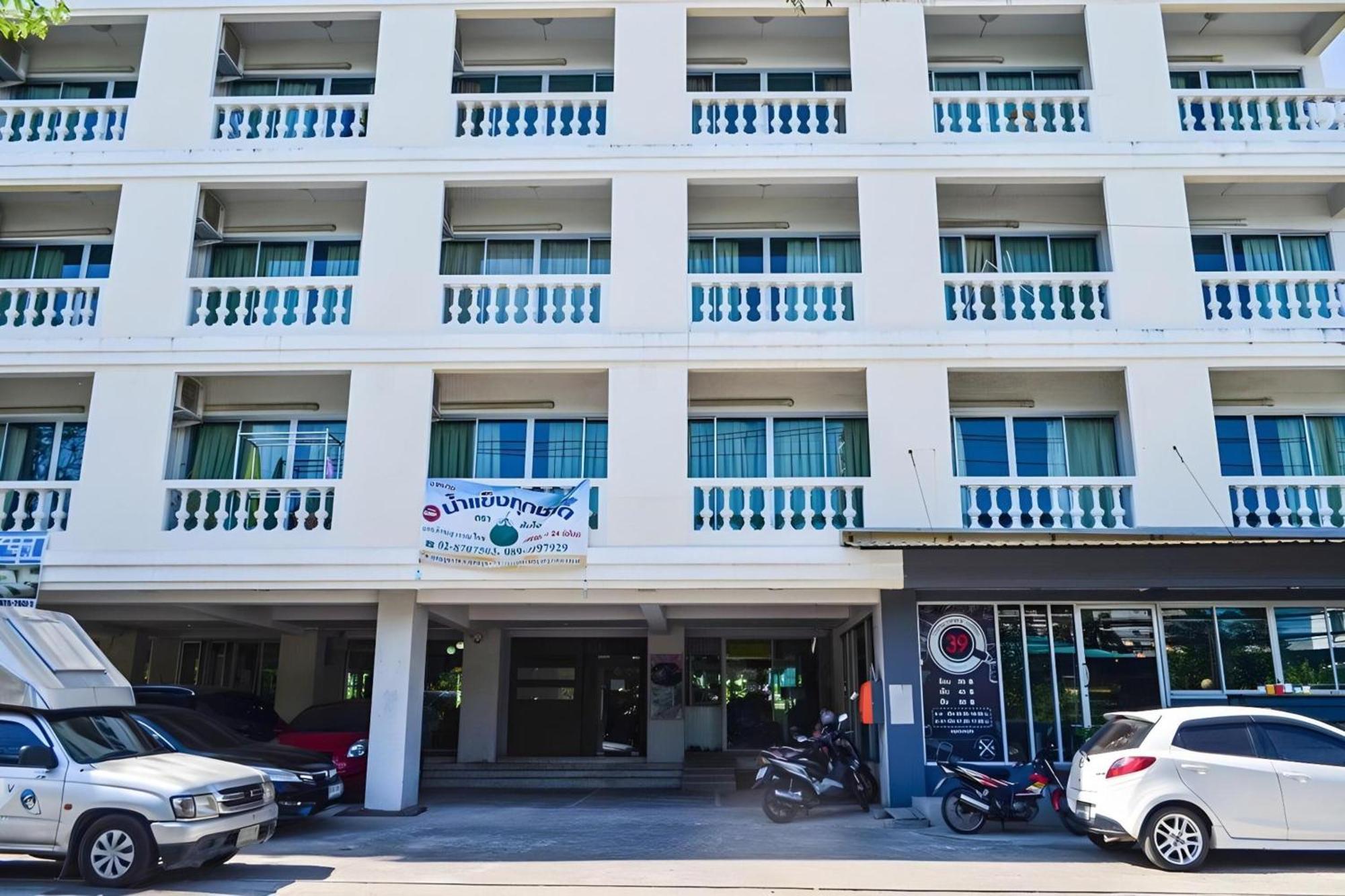 Super Oyo 498 Ladawan Villa Bangkok Exterior photo