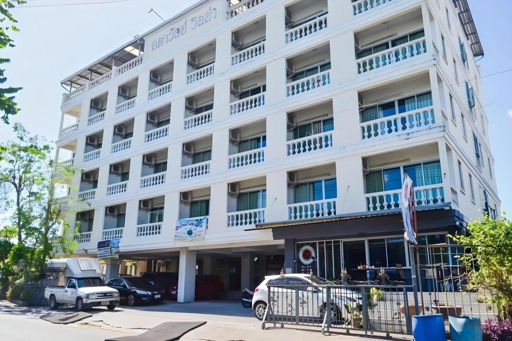 Super Oyo 498 Ladawan Villa Bangkok Exterior photo